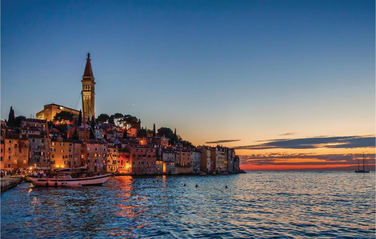 2 Bedroom Stunning Apartment In Rovinj Exteriér fotografie