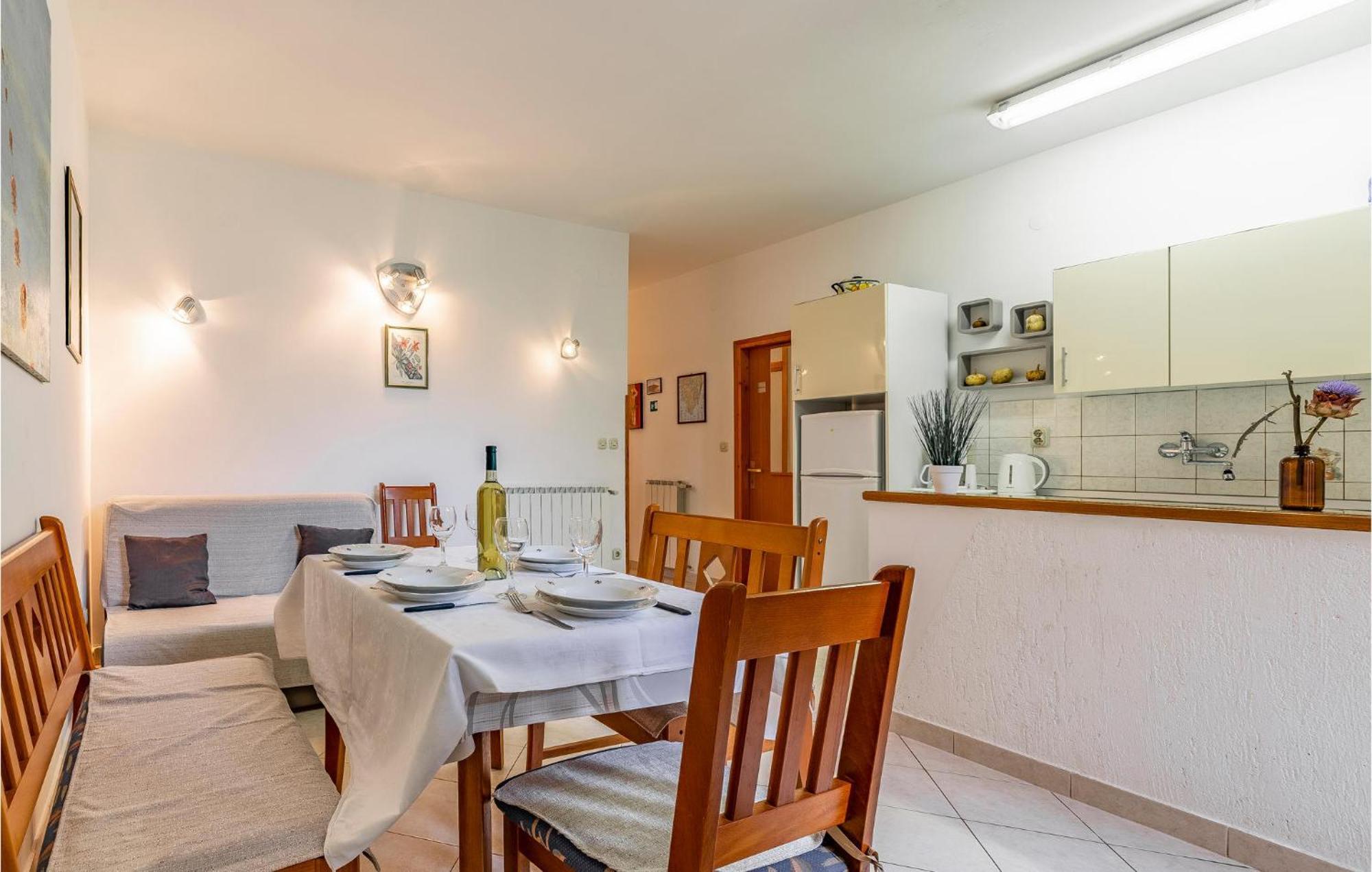 2 Bedroom Stunning Apartment In Rovinj Exteriér fotografie